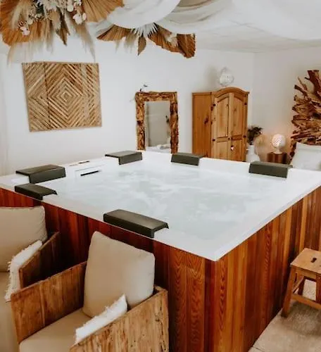 De Charme A L Italienne Avec Jacuzzi